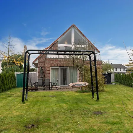 Aurora Schaar 6, 130qm, 3 Schlafzimmer, Wifi, Klettergeruest, Jump Sport