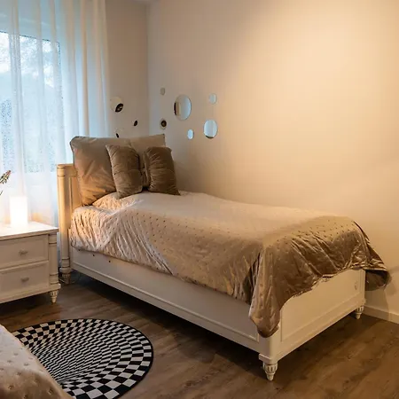 Apartamento Aurora Schaar 6, 130qm, 3 Schlafzimmer, Wifi, Klettergeruest, Jump Sport *